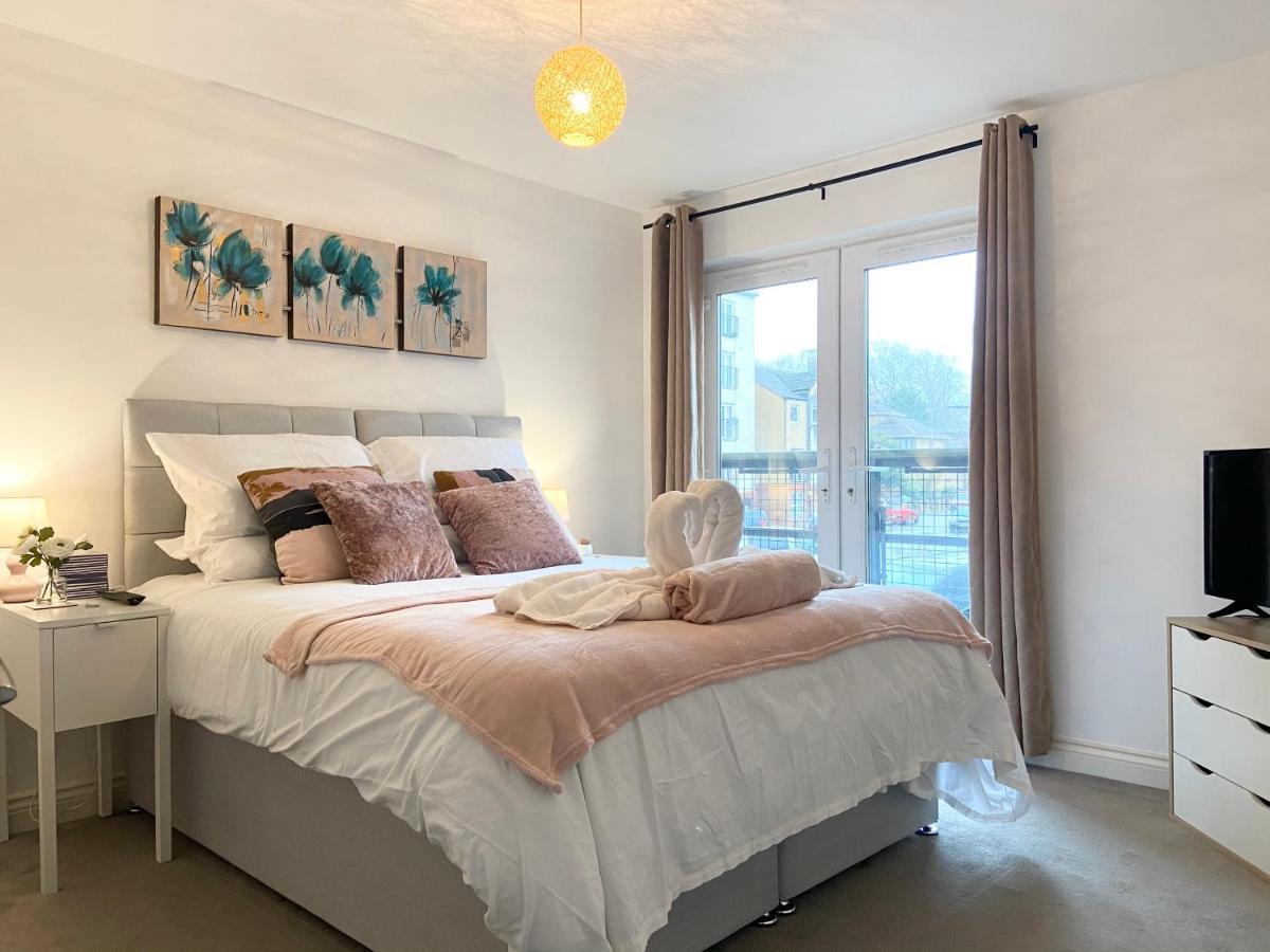 BEST PRICE! LARGE SPACIOUS 2 BED APARTMENT - King Size or Single Beds, Sofabeds, Smart TVs, FREE PARKING Southampton Exterior foto
